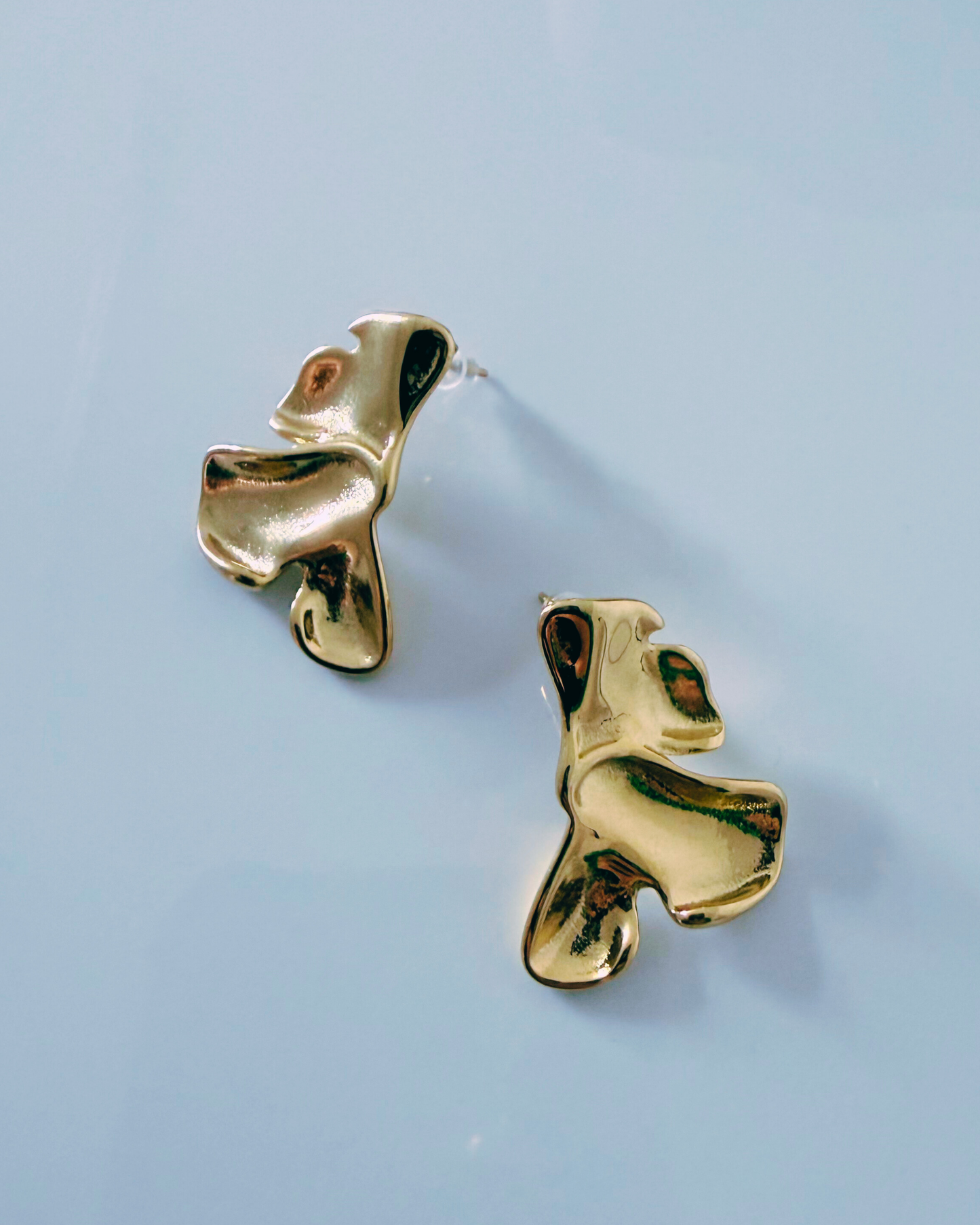 Lirio Dorado Aretes