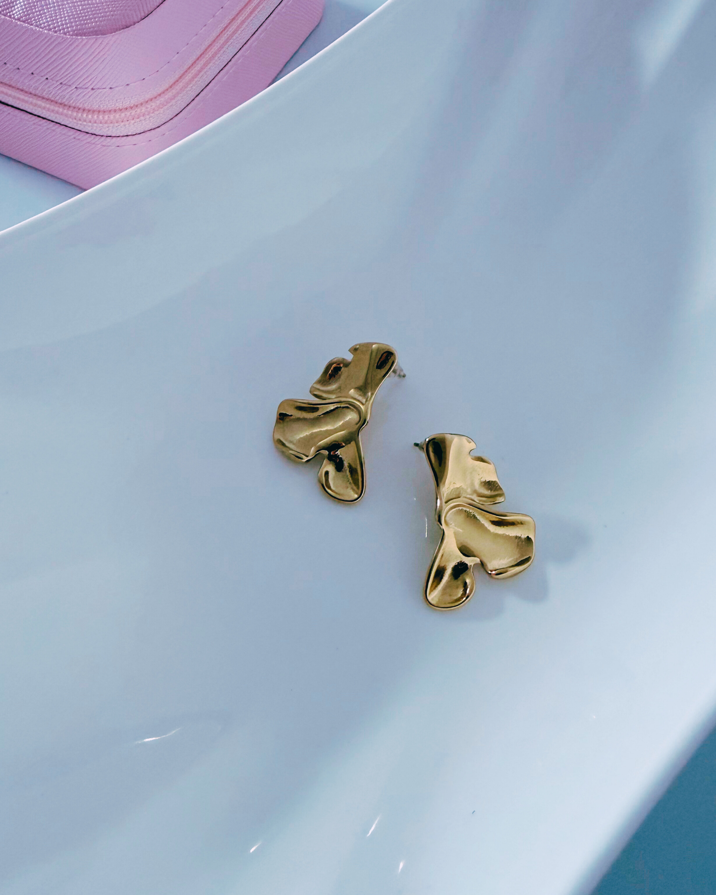 Lirio Dorado Aretes