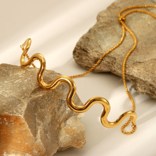 Wavy choker