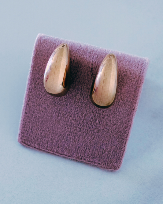 Gold studs earrings